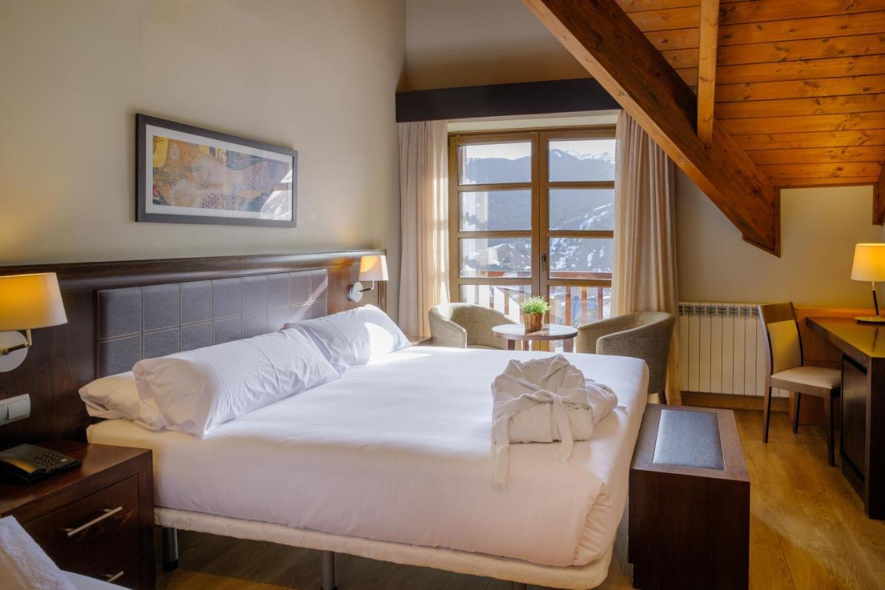 Snoe Aragon Hills Hotel Formigal Ngoại thất bức ảnh