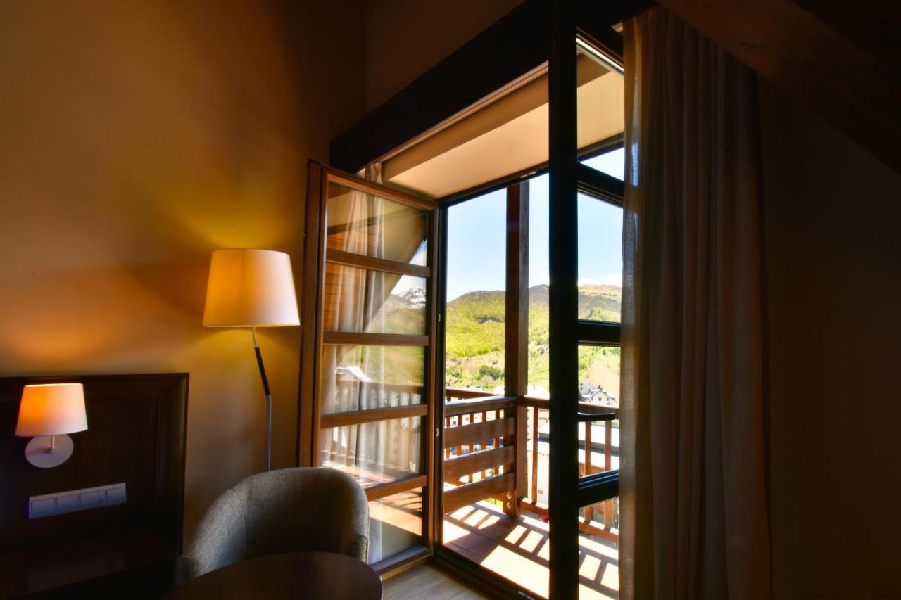 Snoe Aragon Hills Hotel Formigal Ngoại thất bức ảnh