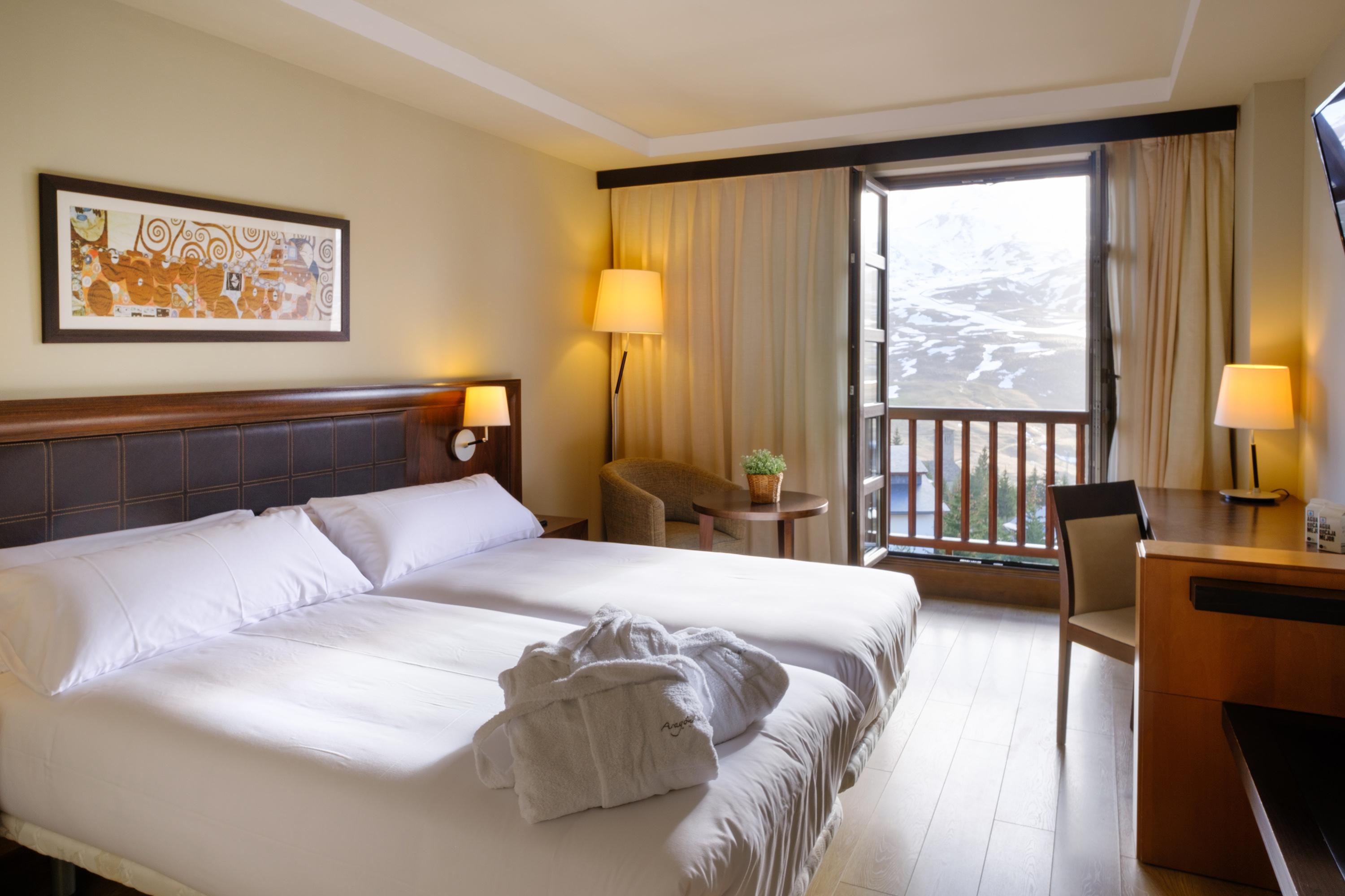 Snoe Aragon Hills Hotel Formigal Ngoại thất bức ảnh