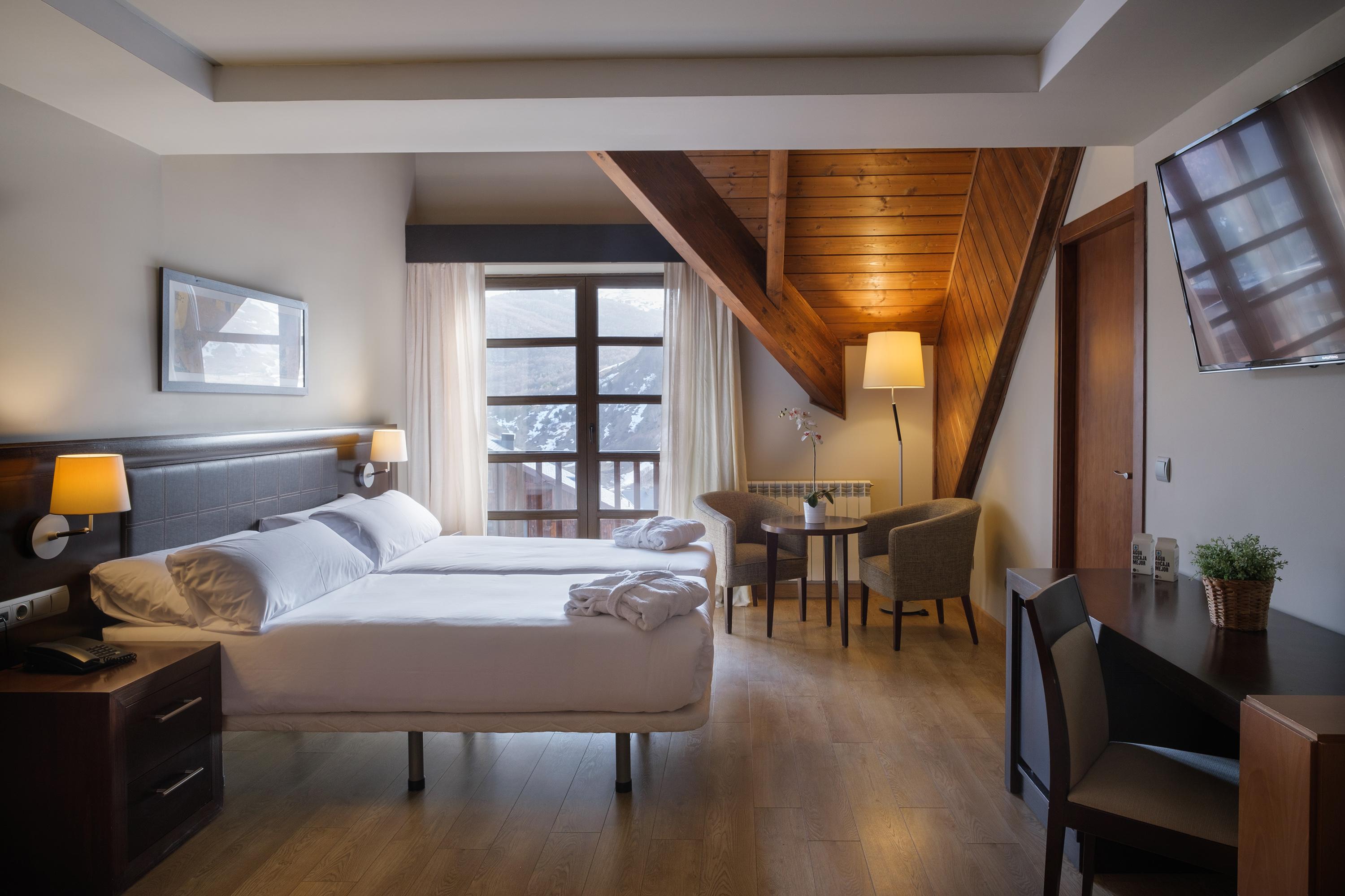 Snoe Aragon Hills Hotel Formigal Phòng bức ảnh