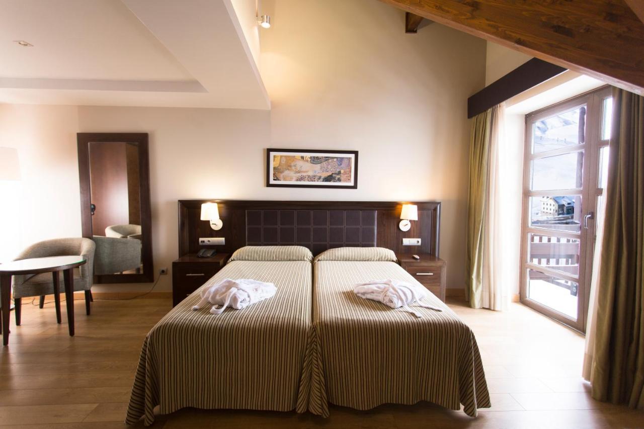Snoe Aragon Hills Hotel Formigal Ngoại thất bức ảnh
