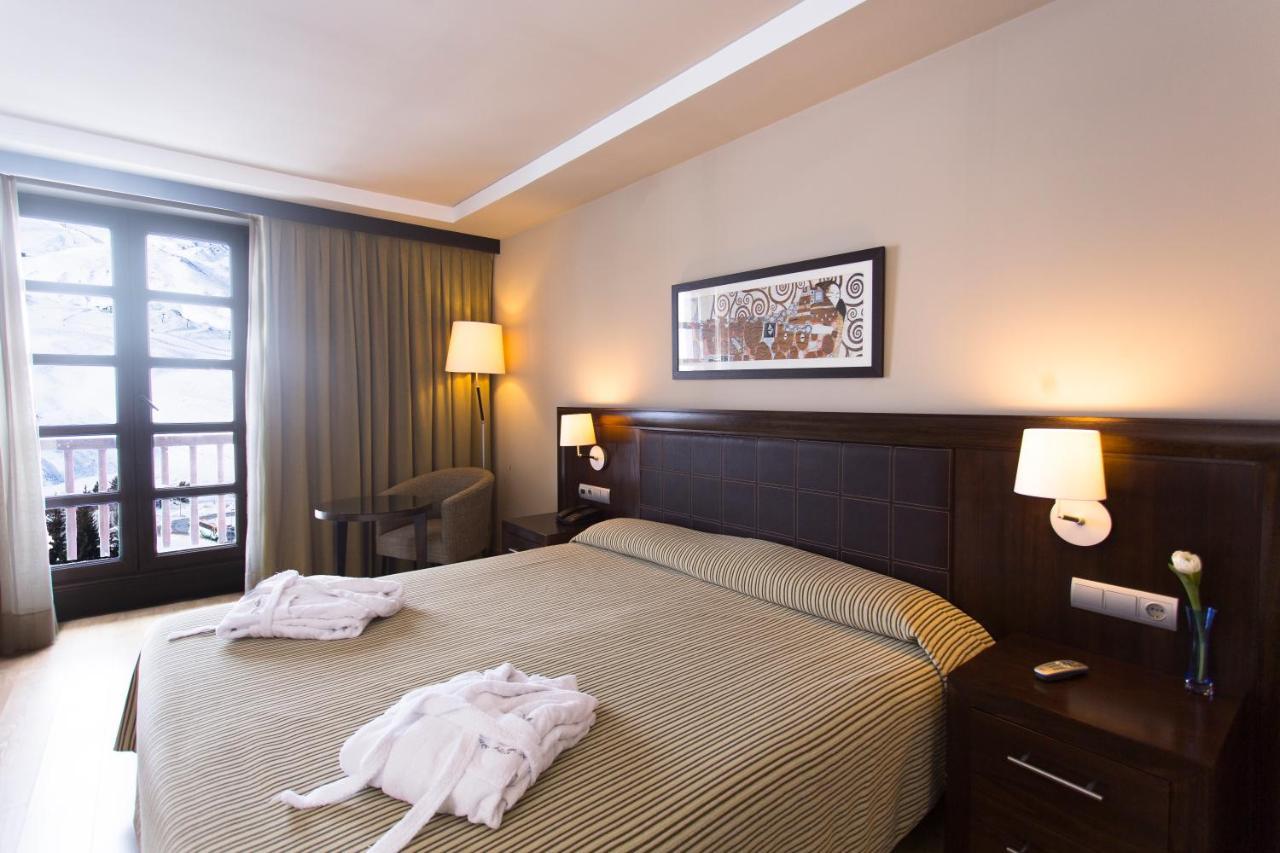 Snoe Aragon Hills Hotel Formigal Ngoại thất bức ảnh